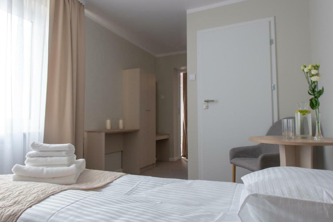 Hotel Bialy Gosciniec Ciechanów Exteriér fotografie