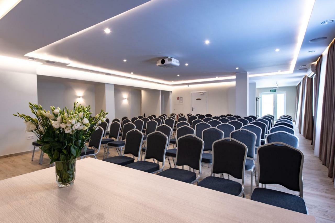 Hotel Bialy Gosciniec Ciechanów Exteriér fotografie
