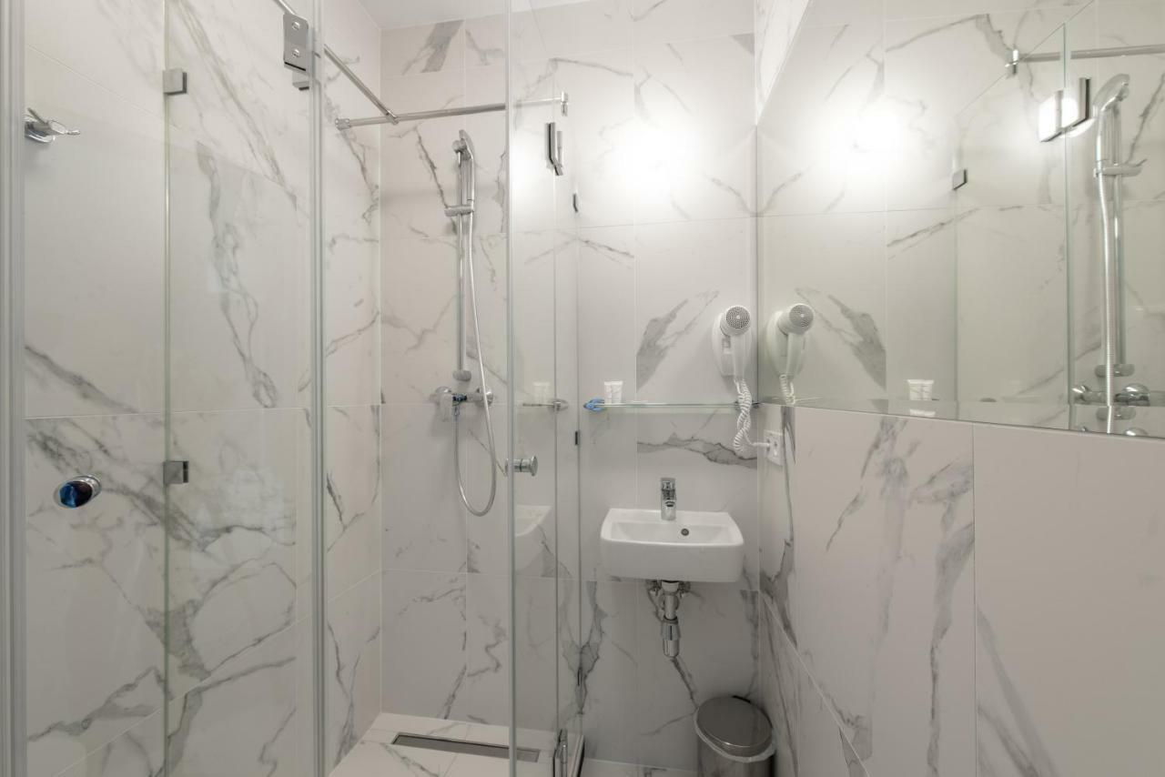 Hotel Bialy Gosciniec Ciechanów Exteriér fotografie