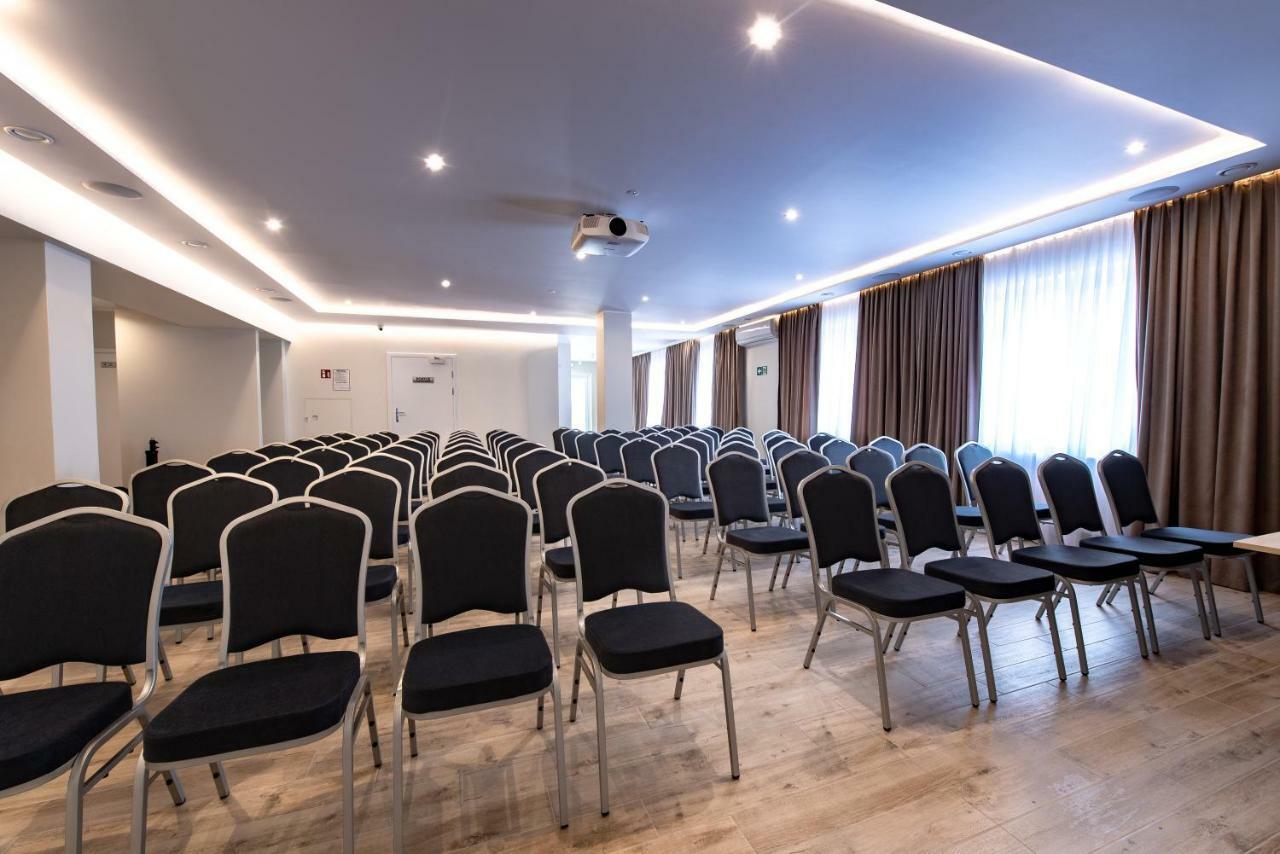 Hotel Bialy Gosciniec Ciechanów Exteriér fotografie